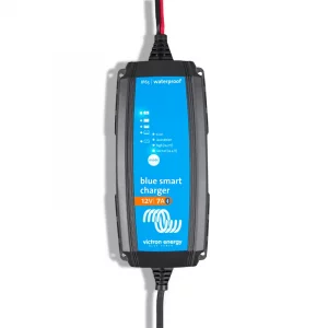 Chargeur-de-batterie-IP65-12V-7A-BlueSmart-Victron-Energy-BPC12073106R-Ultimatron-shop-1